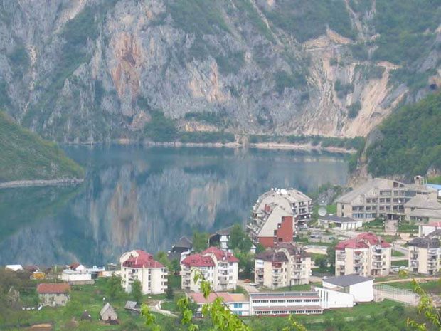 Пивско језеро као гробница